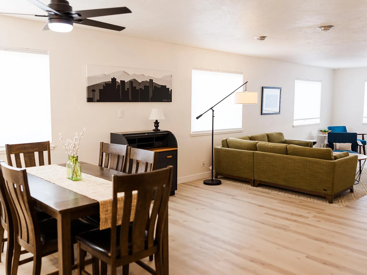 3 bed, 2004 sqft, $3,000 — Photo 3
