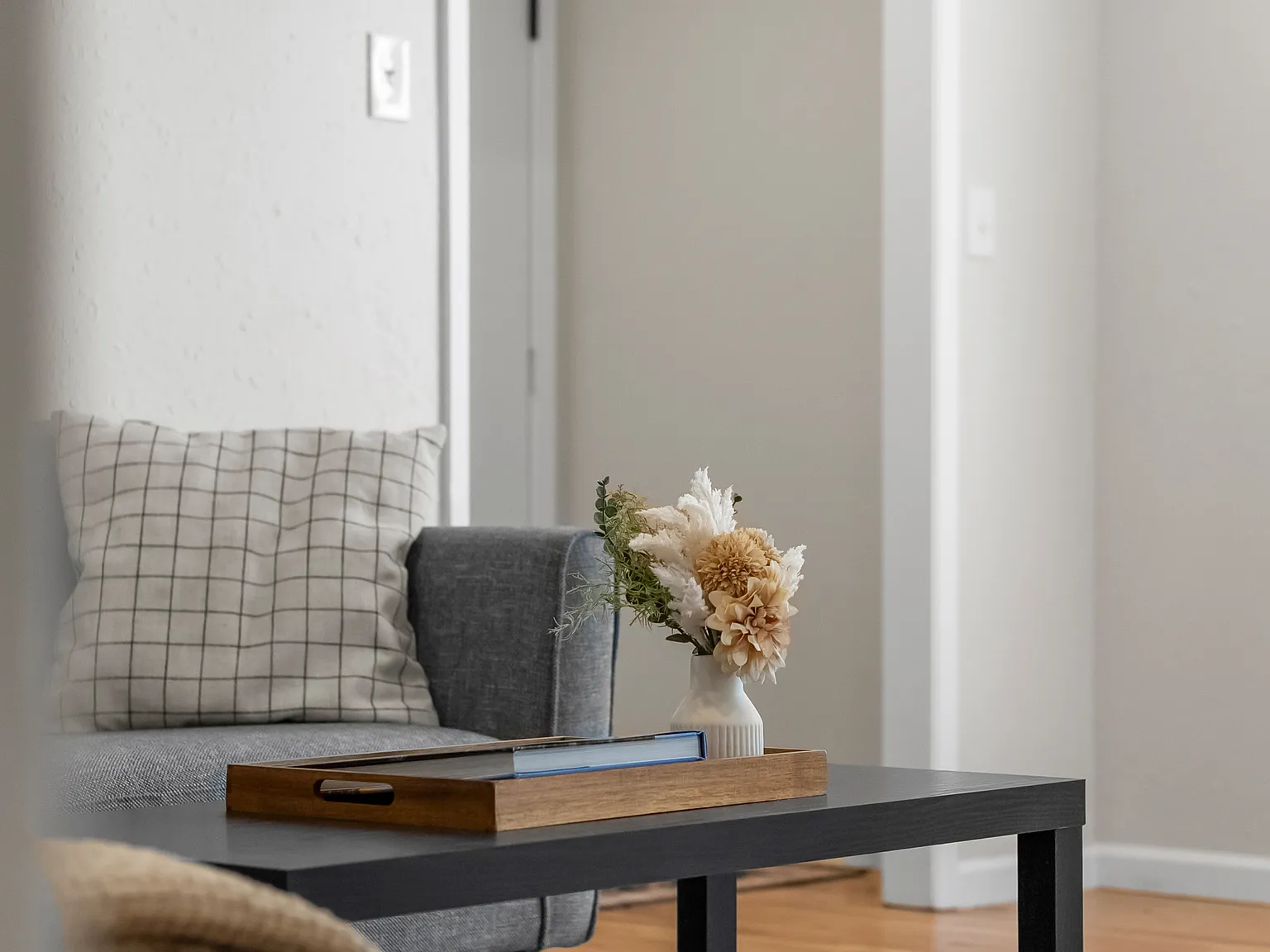 2 bed, 950 sqft, $2,500 — Photo 3