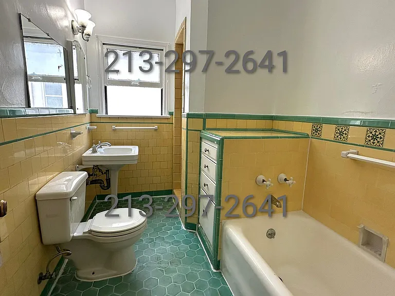 324 S Cochran Ave #7 — Photo 8