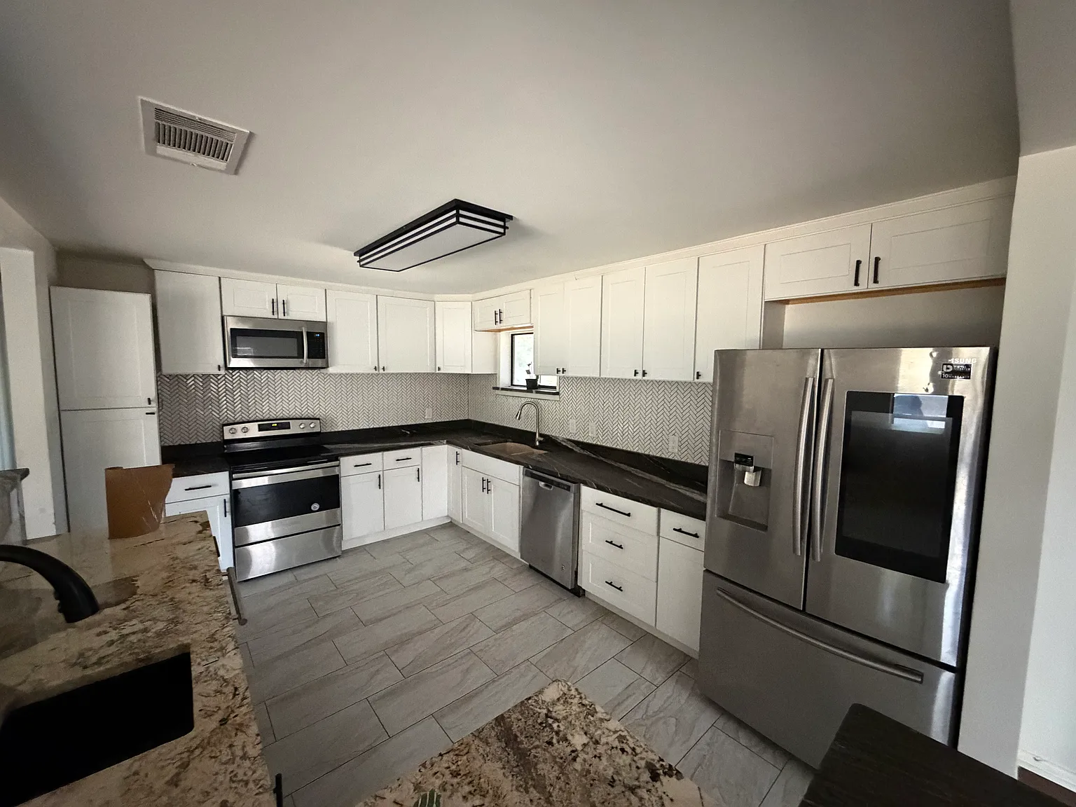 3 bed, 1750 sqft, $2,500 — Photo 3