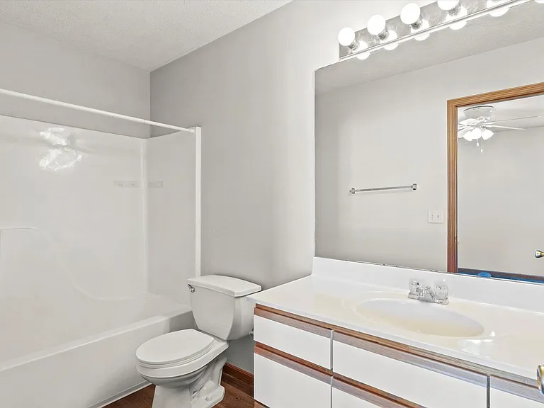 129 Crossing Dr — Photo 12