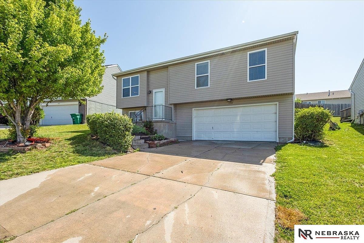 anju.akitopapa⭐ 6961 N 89th Ave, Omaha, NE 68122 | MLS #22517168 | Zillow
