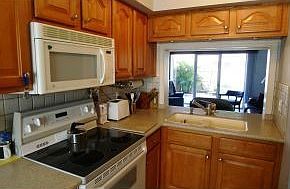 3rd image of 914 S Colonial Ct
