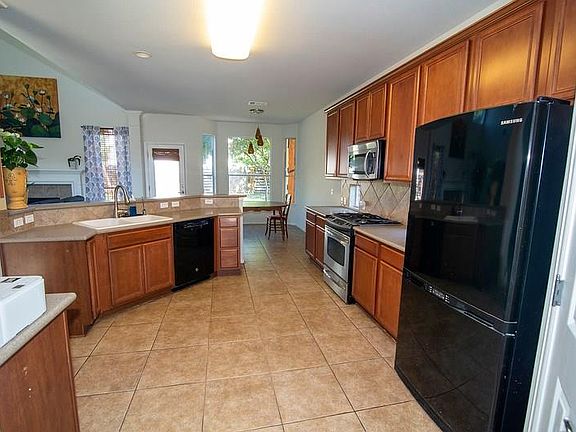 5th image of 269 Camelia Pkwy