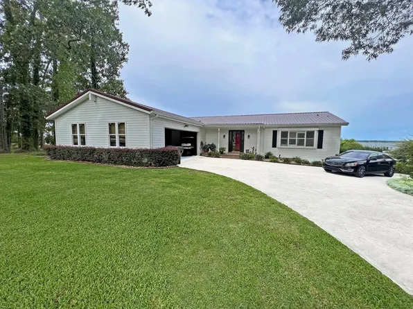 501 Santee Dr, Santee, SC 29142
