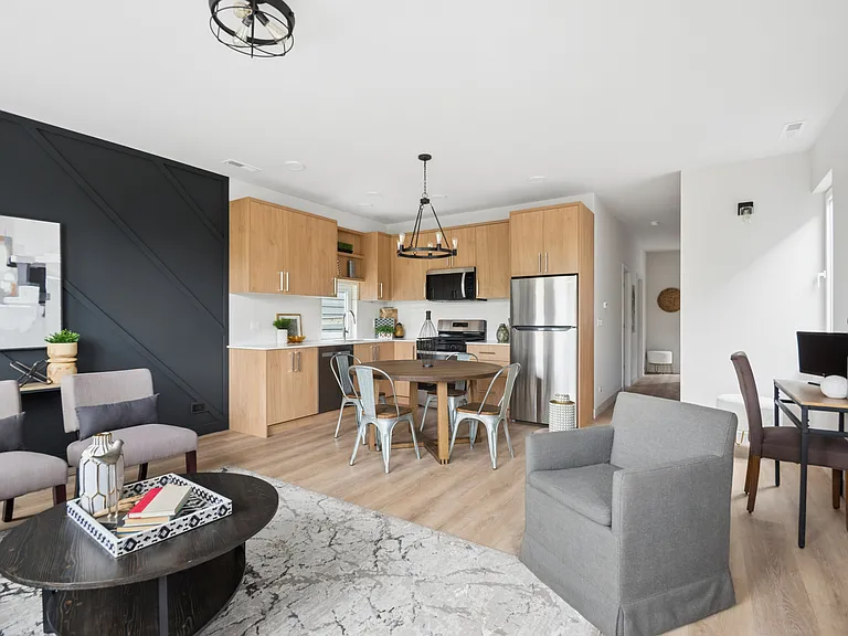 1108 S Western Ave #3 — Photo 4