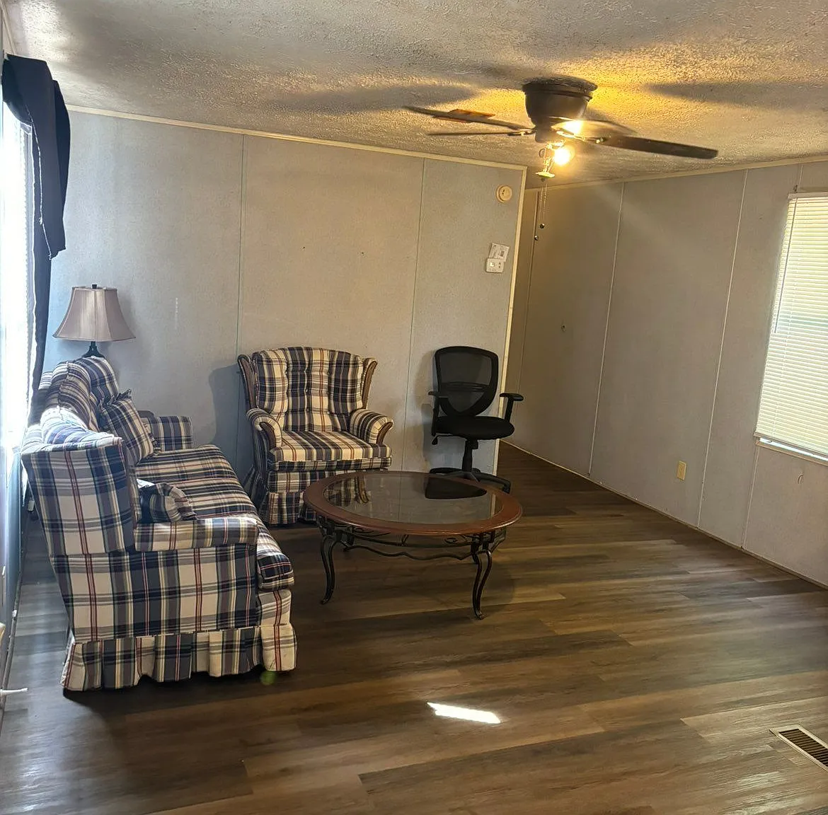 2 bed, 1.0 bath, 800 sqft, $950 — Photo 2
