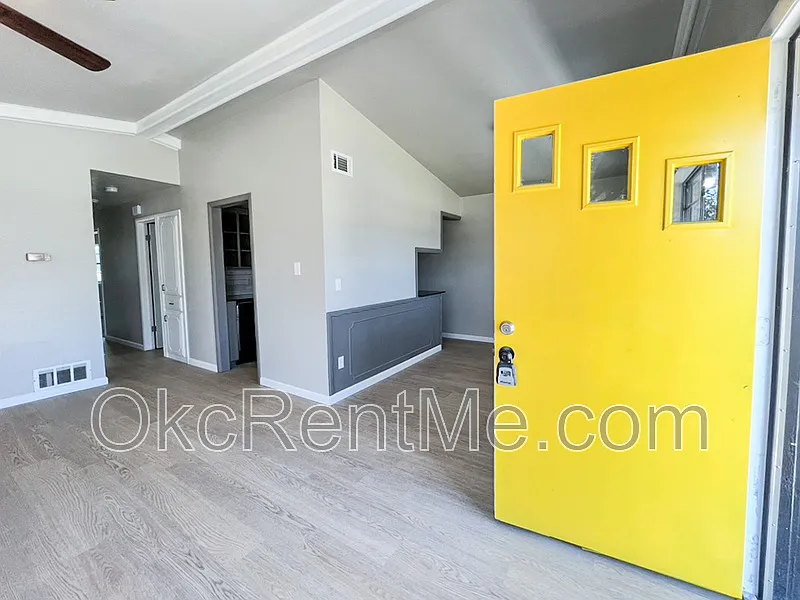 4 bed, 1.5 bath, 1450 sqft, $1,495 — Photo 3