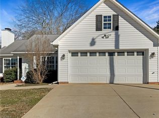 1829 Camden Forest Dr, Winston Salem, NC 27127