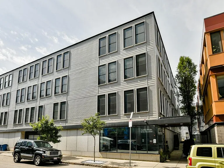 335 W 2nd St #7 — Photo 18