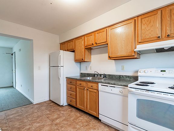 5th image of 525 Grant Ave #301
