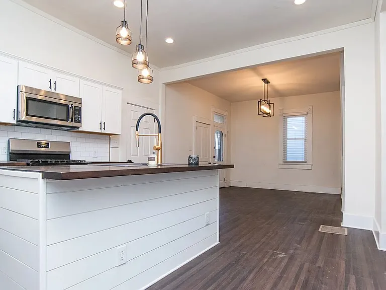 1745 Union St — Photo 12
