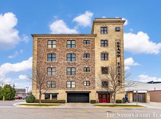 11 S 1st St UNIT 304, Grand Haven, MI 49417