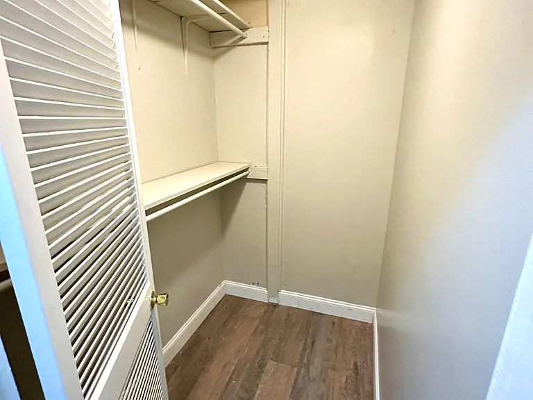 304 W Rasch Rd — Photo 15