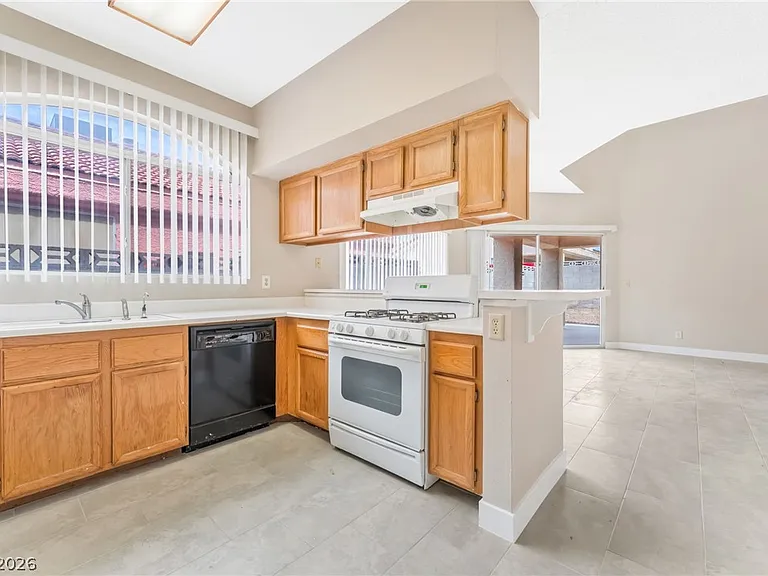 6536 Sterling Springs Pkwy — Photo 9