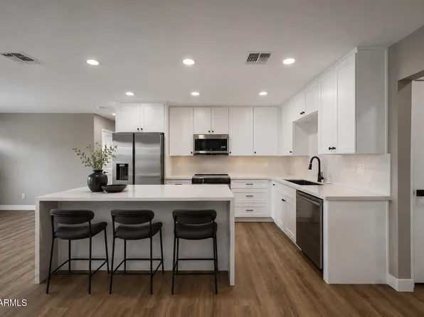 641 W EMERALD Avenue, Mesa, AZ 85210