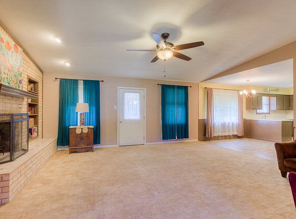5th image of 109 Sandlewood Ln