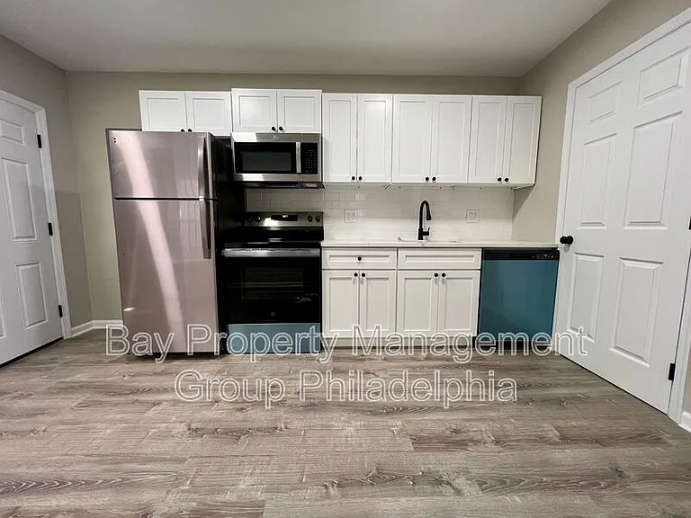 1844 Master St #2 — Photo 5