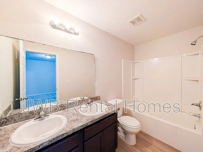 2216 White Ave — Photo 7
