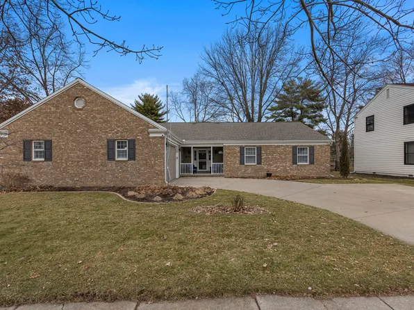1310 Broadmoor Dr, Champaign, IL 61821