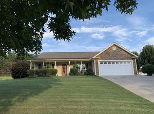 235 Bent River Dr, Inman, SC 29349