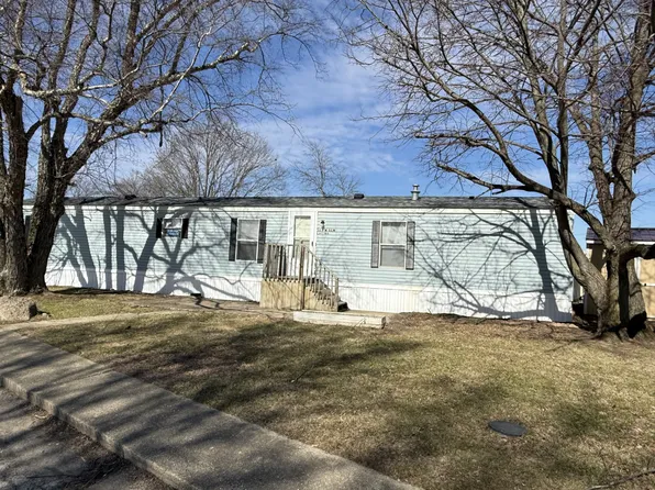 515 W Elm Ave #186, Charleston, IL 61920