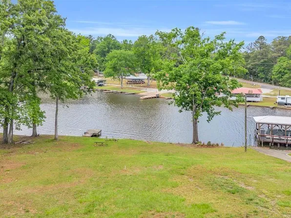 90 E Stagecoach Rd, Cross Hill, SC 29332