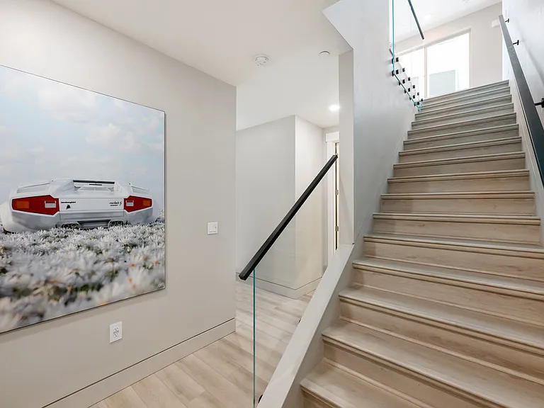 6775 Skyview Dr — Photo 36