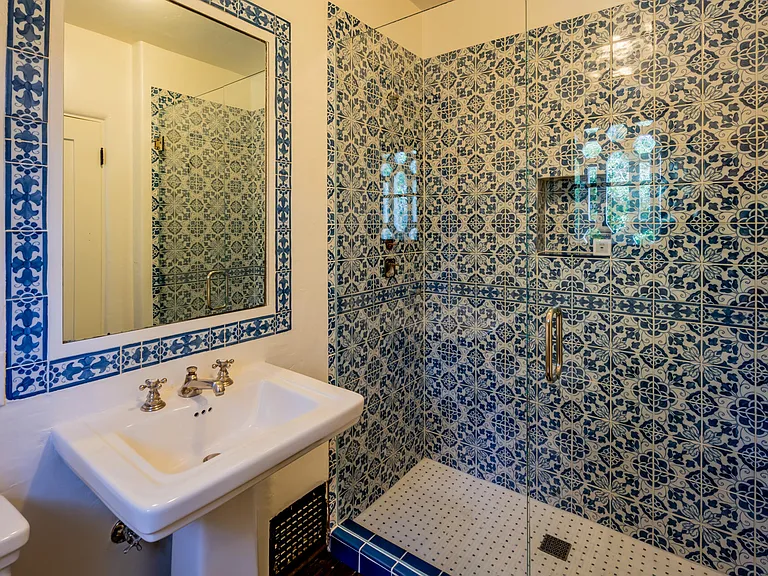 1098 Golf Rd — Photo 47
