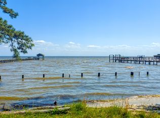 163 Rebellion Point Rd, Elizabeth City, NC 27909