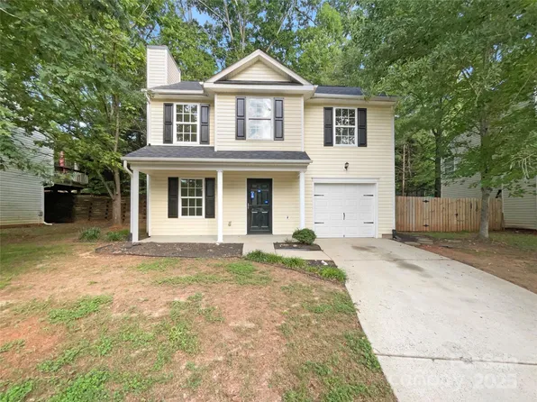 1411 Swaying Branch Ln, Clover, SC 29710