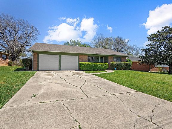 2nd image of 1306 Hillside Dr