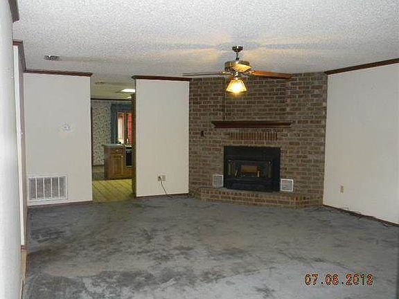 3rd image of 104 Shawnee Trl
