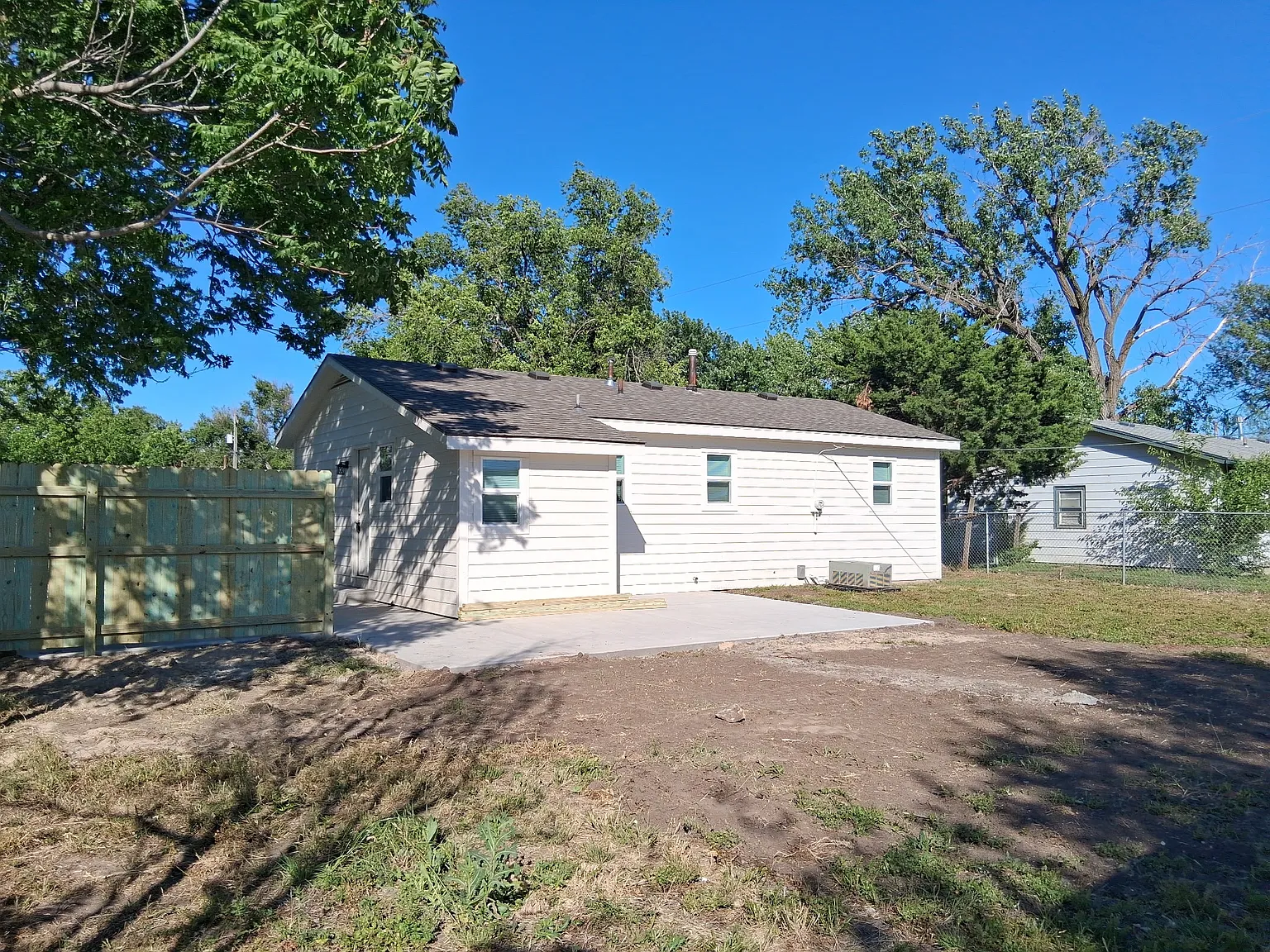 2 bed, 850 sqft, $1,175 — Photo 3