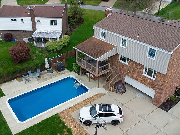 2nd image of 1388 Falla Dr