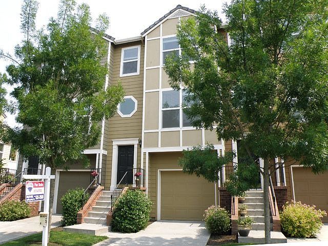 Upscale Community Minutes from downtown PDX or Hillsboro