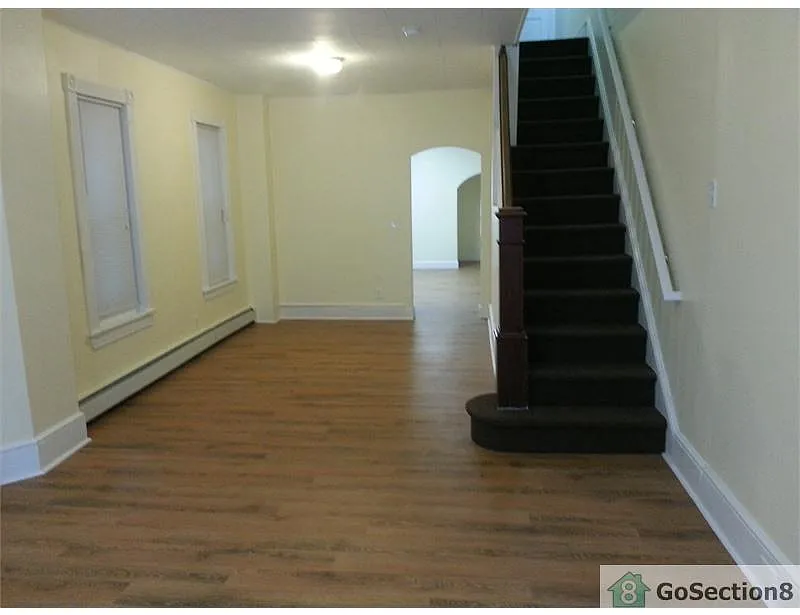 372 Cherry St photo 1