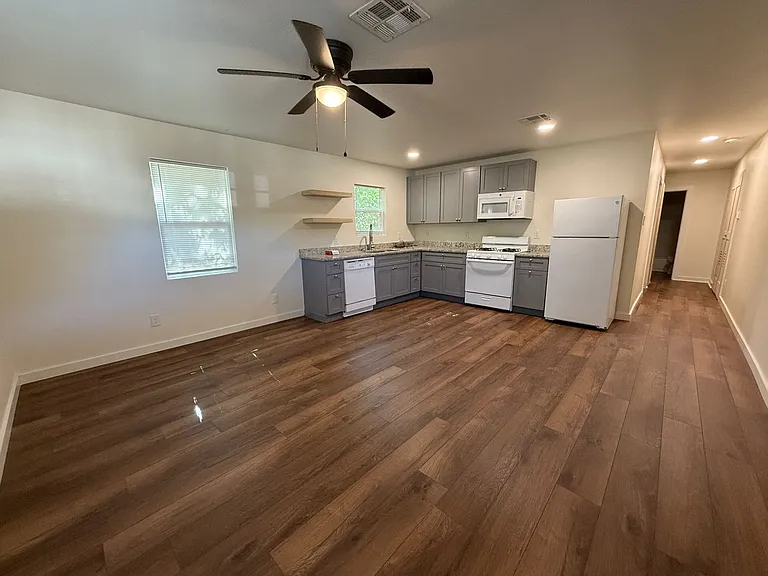 3104 Cross Cir #3119 — Photo 1