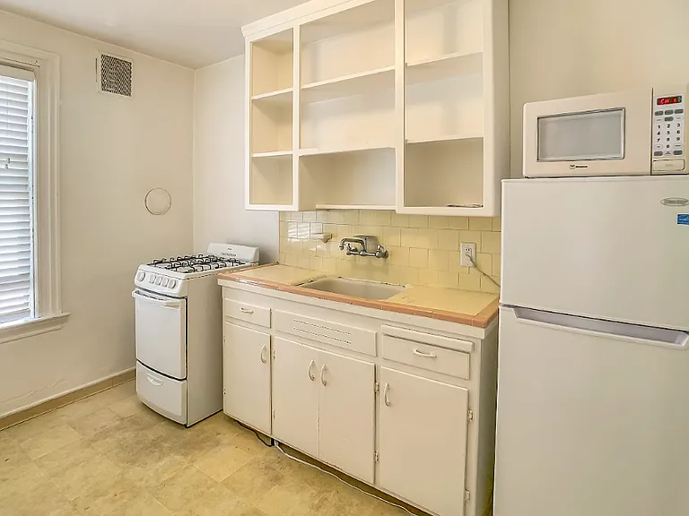 2427 Durant Ave #6 — Photo 8