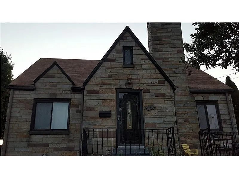 825 Ridge Rd photo 1