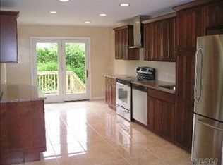 1907 Helen Ct, Merrick, NY 11566