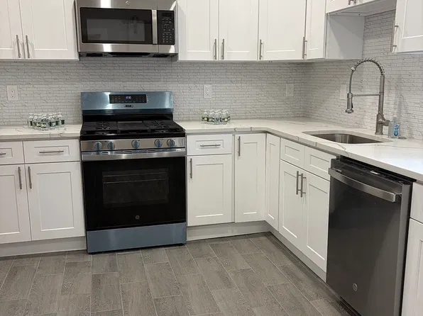11 Mount Pleasant St #1, Waltham, MA 02452