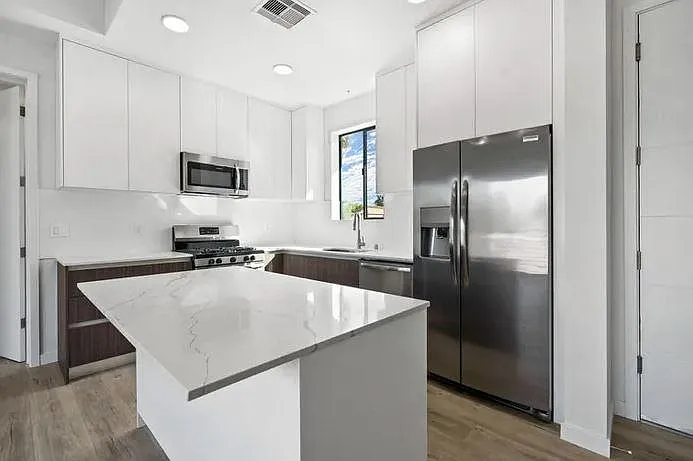 4707 Fulton Ave #403 — Photo 3