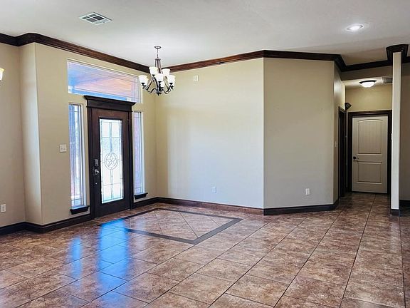 4th image of 1001 Baybrook Dr