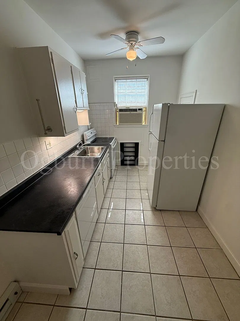 1306 Glade Street — Photo 4
