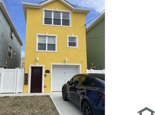 186 Beach 26th St #2, Far Rockaway, NY