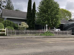 2078 Hawthorne Ave, Reedsport, OR 97467