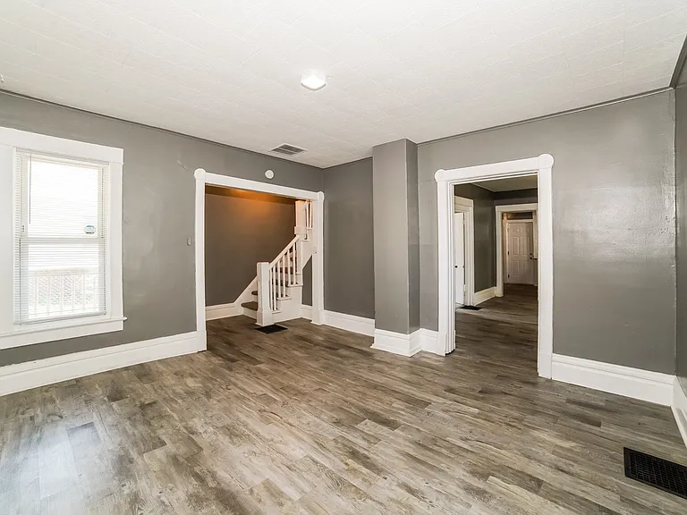 1756461_019_living_room_12928832.jpg
