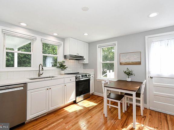 5th image of 6 Virginia Ave