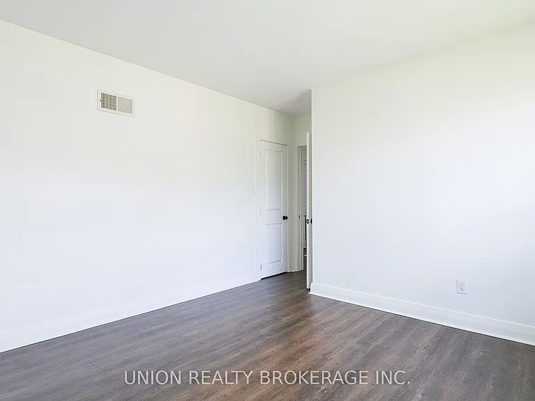 87 Midland Ave — Photo 15